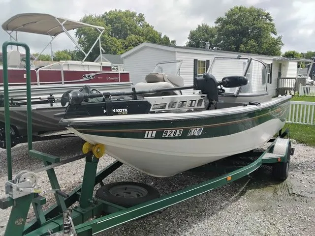 Slide: The Image of Crestliner Sport Angler 1750 2007 - 6