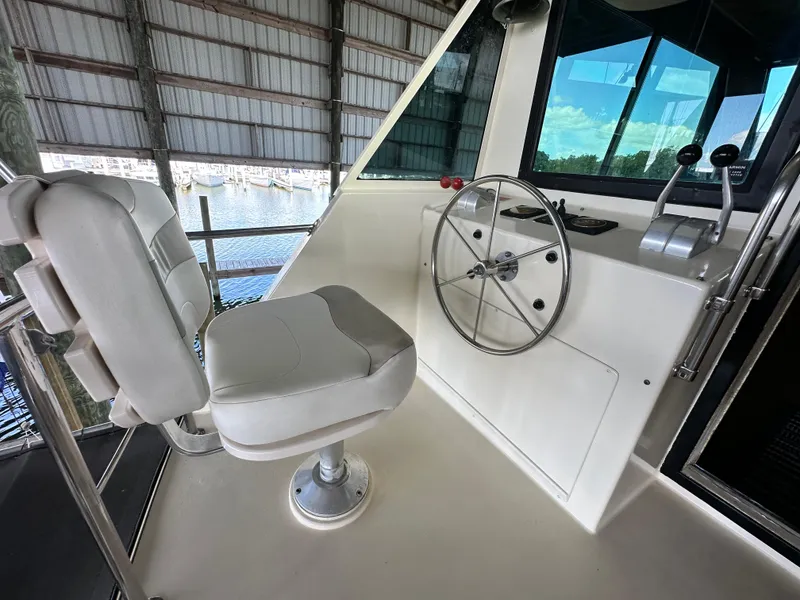 Slide: The Image of Hatteras 65 Convertible 1988 - 100