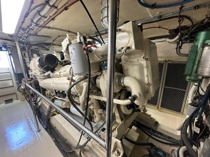 Slide: The Image of Hatteras 65 Convertible 1988 - 129