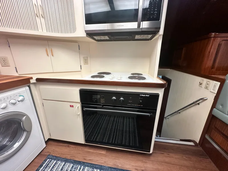 Slide: The Image of Hatteras 65 Convertible 1988 - 53