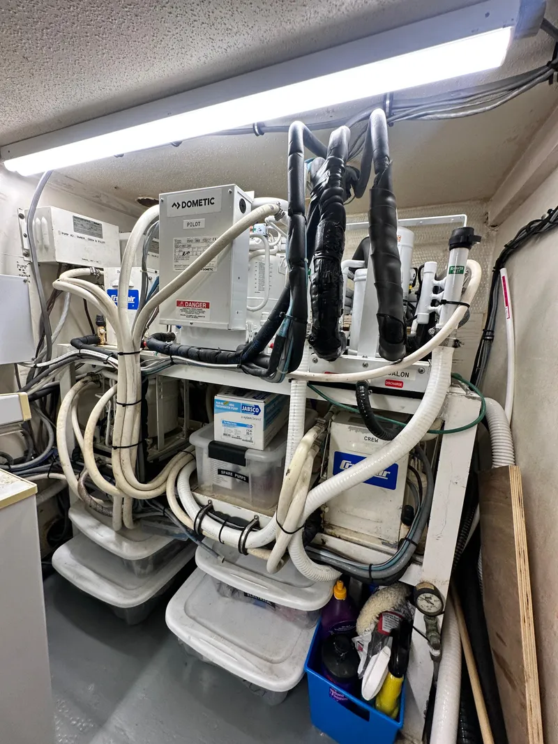 Slide: The Image of Hatteras 65 Convertible 1988 - 62