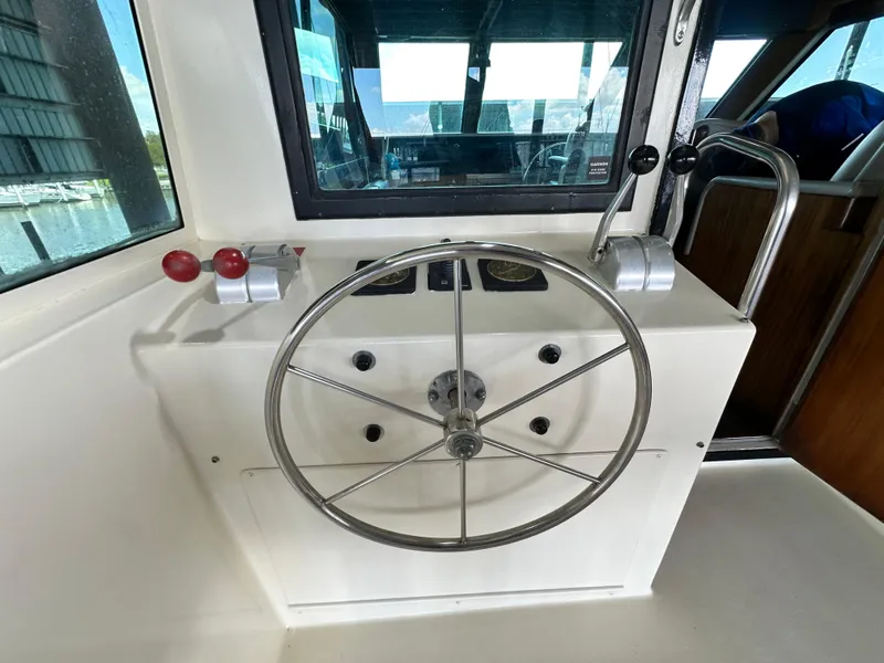 Slide: The Image of Hatteras Enclosed Bridge Sportfish 1988 - 101