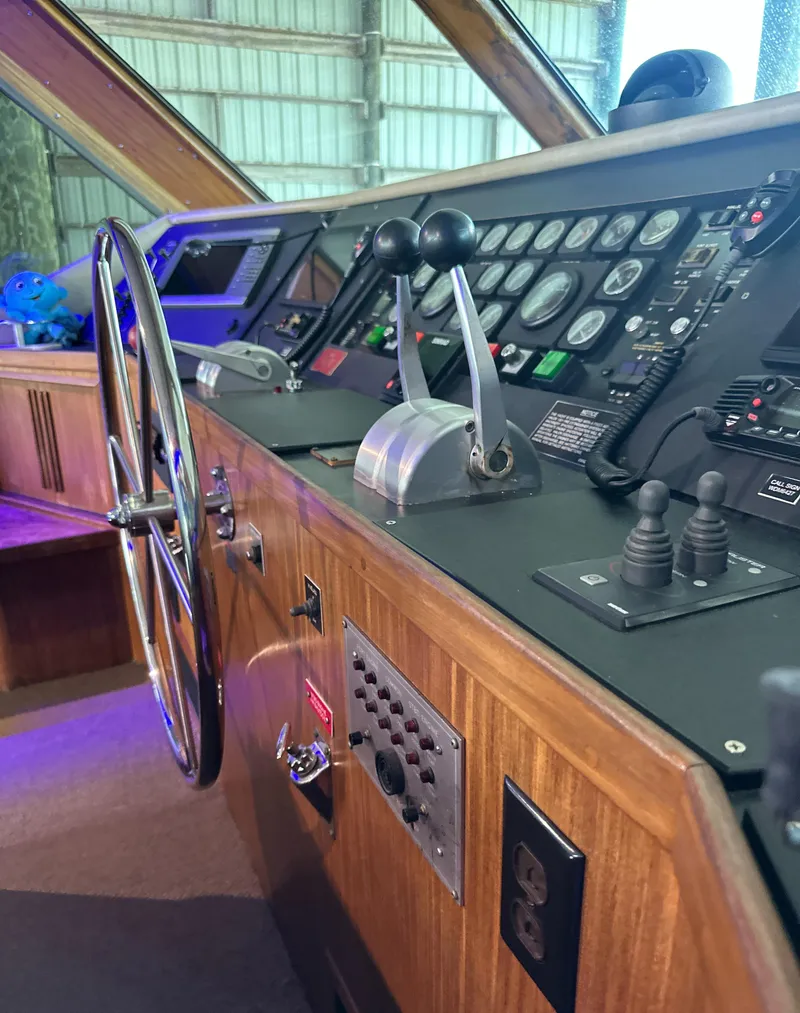 Slide: The Image of Hatteras Enclosed Bridge Sportfish 1988 - 113