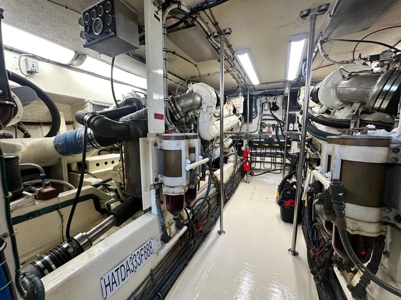 Slide: The Image of Hatteras Enclosed Bridge Sportfish 1988 - 122