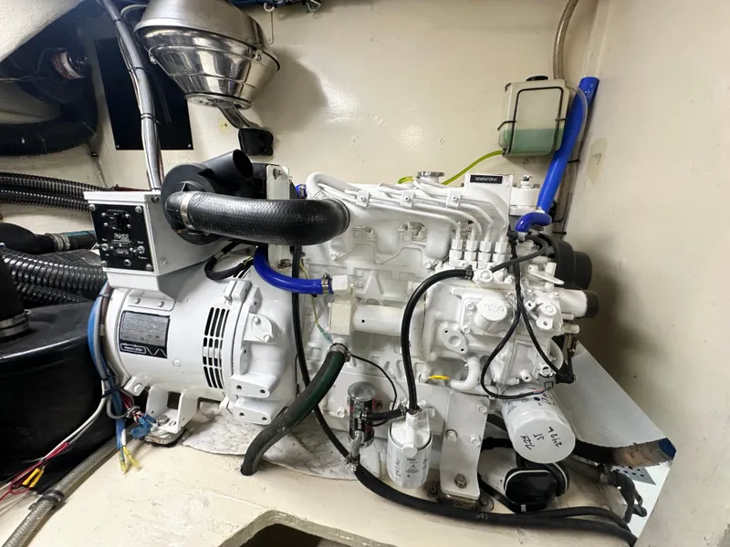 Slide: The Image of Hatteras Enclosed Bridge Sportfish 1988 - 124