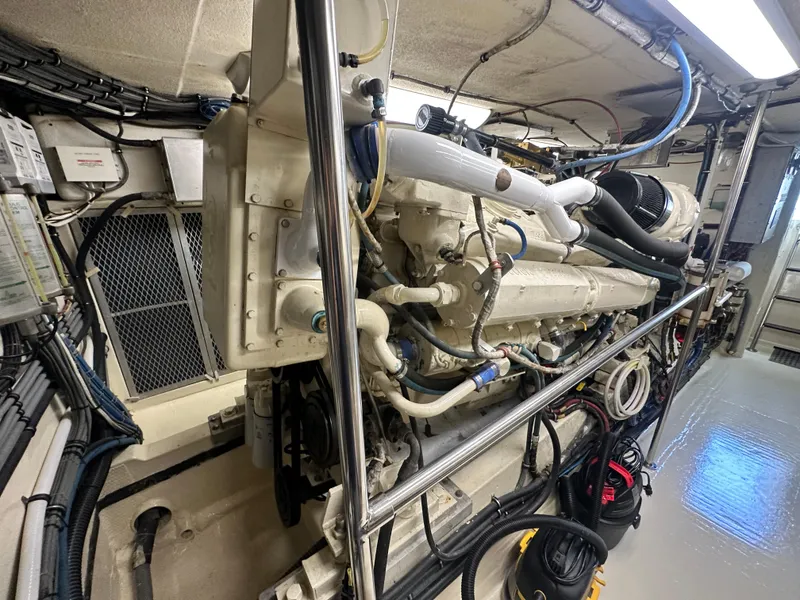 Slide: The Image of Hatteras Enclosed Bridge Sportfish 1988 - 130