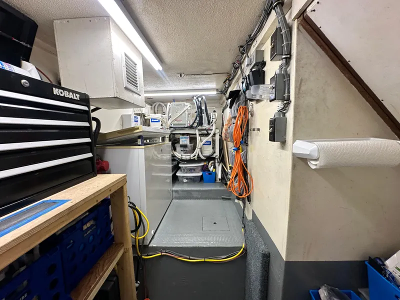 Slide: The Image of Hatteras Enclosed Bridge Sportfish 1988 - 61