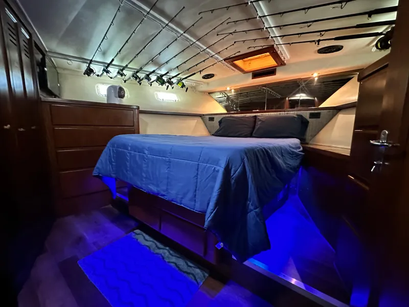 Slide: The Image of Hatteras Enclosed Bridge Sportfish 1988 - 87