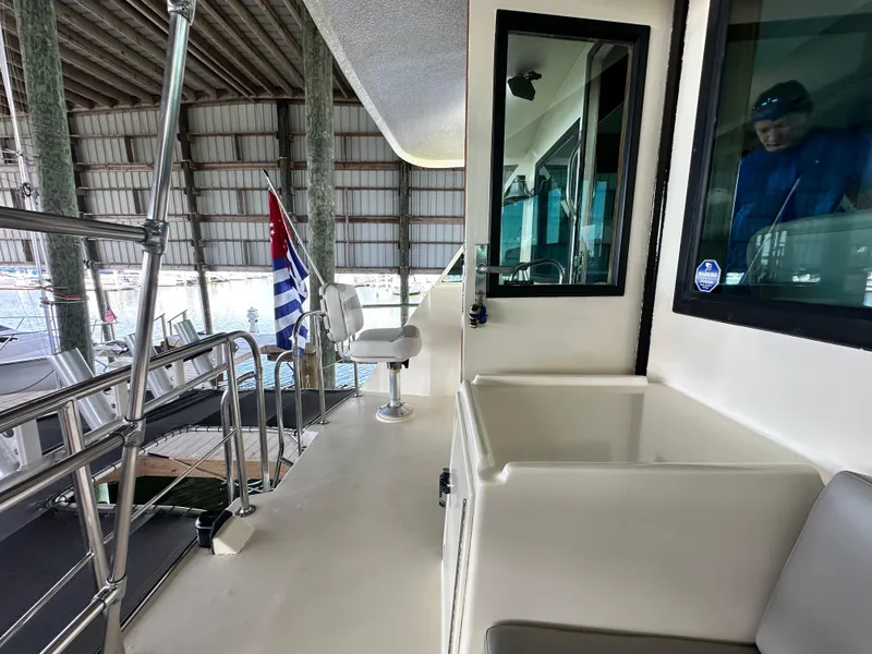 Slide: The Image of Hatteras Enclosed Bridge Sportfish 1988 - 98