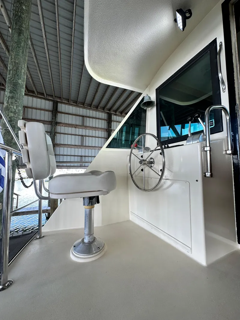 Slide: The Image of Hatteras Enclosed Bridge Sportfish 1988 - 99