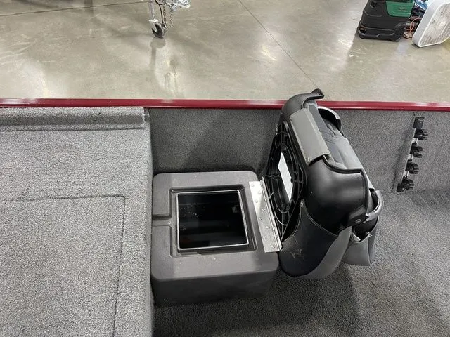 Slide: The Image of Tracker Bass Tracker Classic XL 2021 - 18