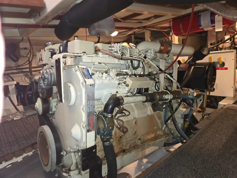 Slide: The Image of Grand Banks 36 Europa 1990 - 54