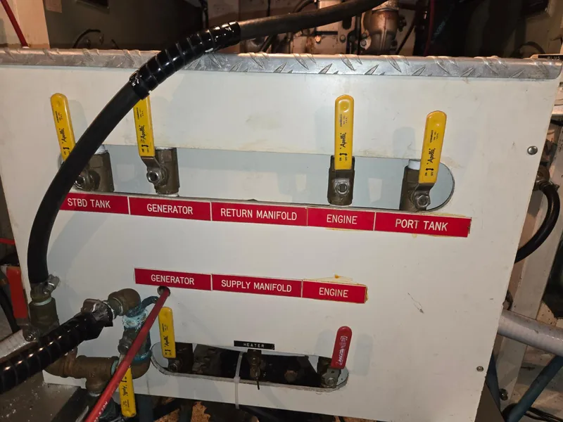 Slide: The Image of Grand Banks 36 Europa 1990 - 60