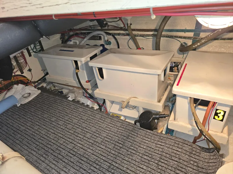 Slide: The Image of Grand Banks 36 Europa 1990 - 72