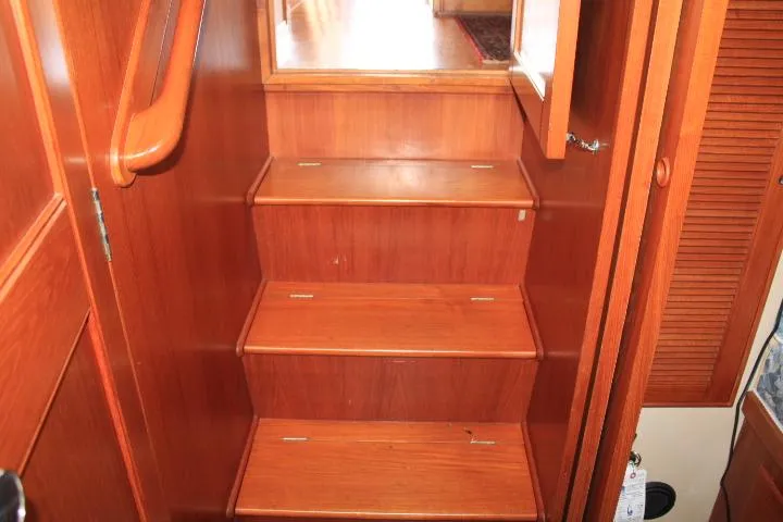 Slide: The Image of Grand Banks 36 Europa 1990 - 80