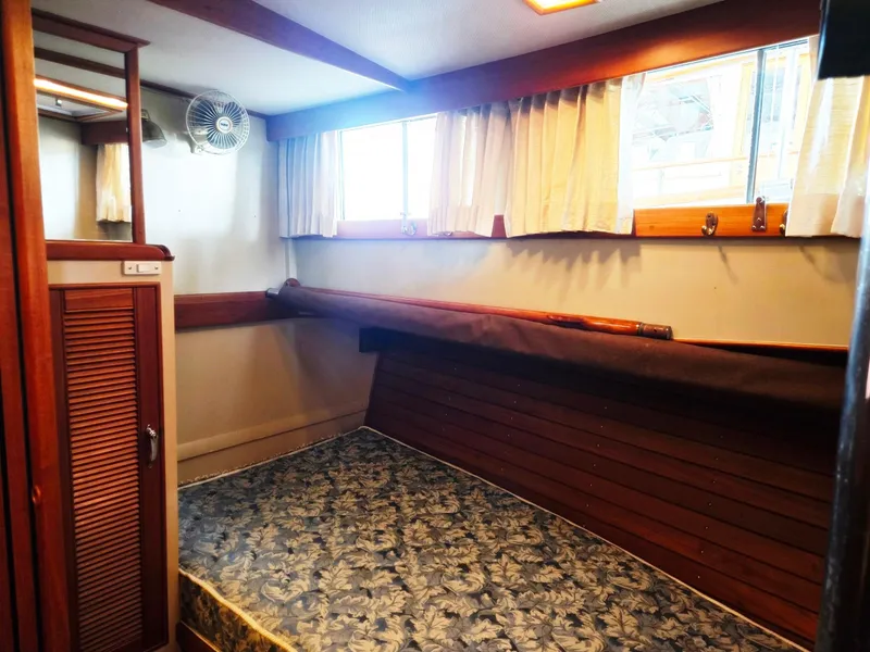 Slide: The Image of Grand Banks 36 Europa 1990 - 81