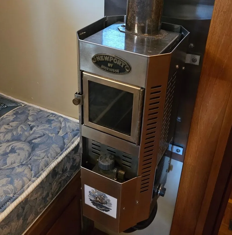 Slide: The Image of Grand Banks 36 Europa 1990 - 84