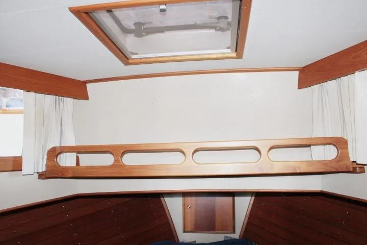 Slide: The Image of Grand Banks 36 Europa 1990 - 87