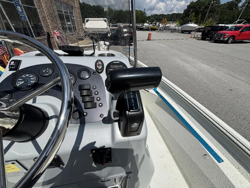 Slide: The Image of Excel Bay Pro 203 w/Suzuki 140HP Engine and Aluminum Trailer Included 2021 - 15