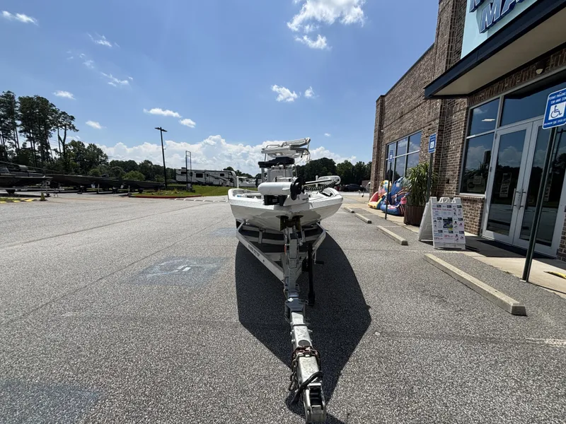 Slide: The Image of Excel Bay Pro 203 w/Suzuki 140HP Engine and Aluminum Trailer Included 2021 - 4