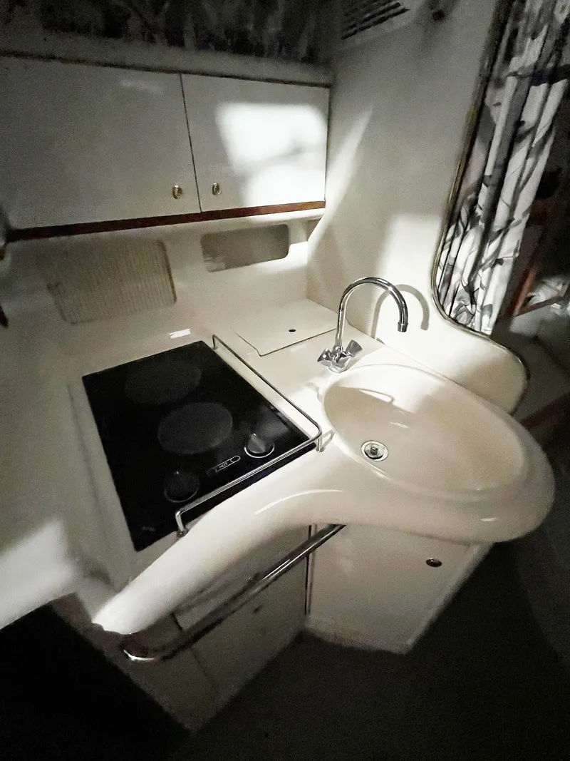 Slide: The Image of Sea Ray 330 Sundancer 1997 - 12