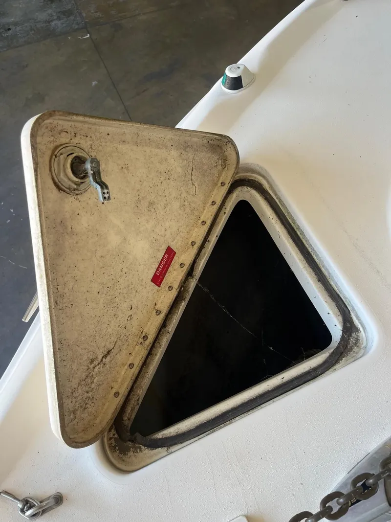 Slide: The Image of Sea Ray 330 Sundancer 1997 - 13