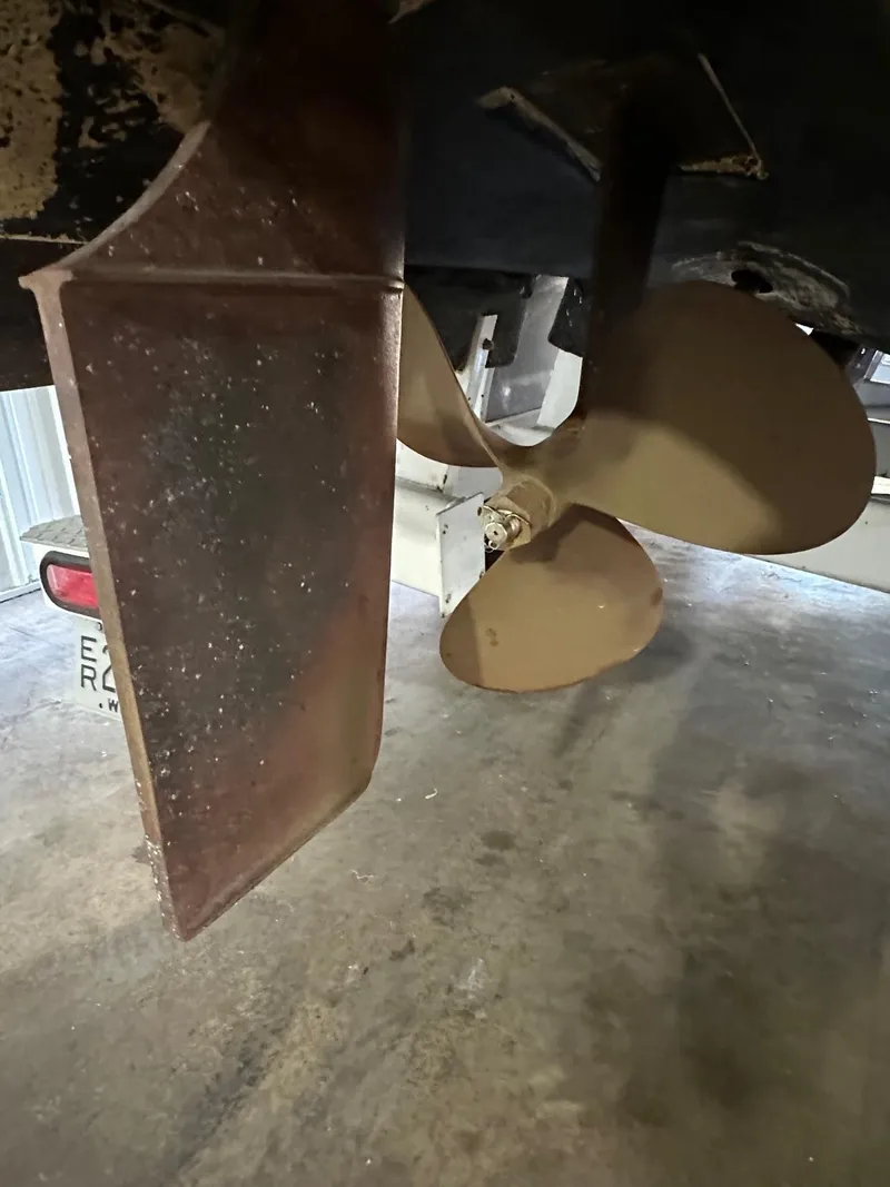 Slide: The Image of Sea Ray 330 Sundancer 1997 - 20