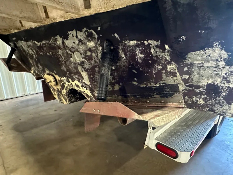 Slide: The Image of Sea Ray 330 Sundancer 1997 - 21