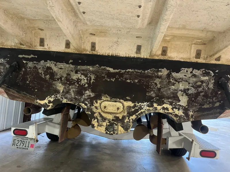 Slide: The Image of Sea Ray 330 Sundancer 1997 - 23