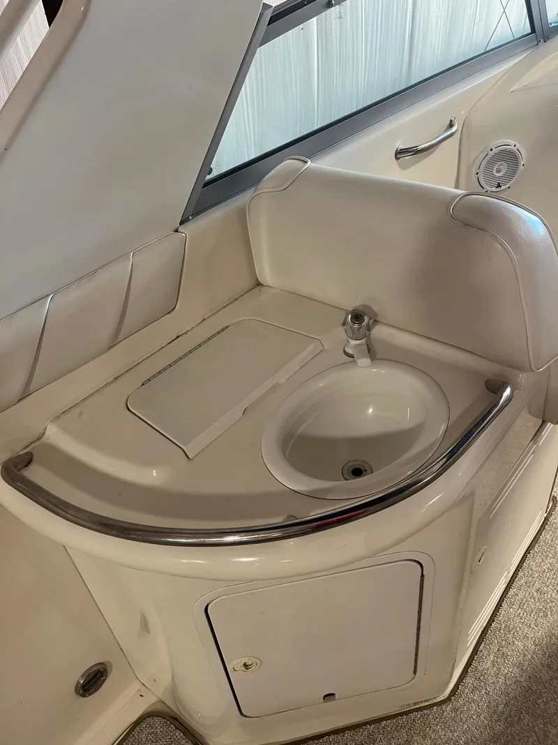 Slide: The Image of Sea Ray 330 Sundancer 1997 - 26