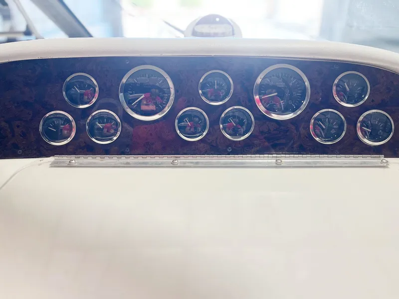 Slide: The Image of Sea Ray 330 Sundancer 1997 - 27