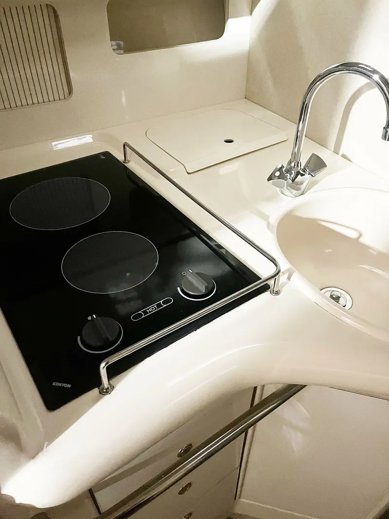 Slide: The Image of Sea Ray 330 Sundancer 1997 - 30