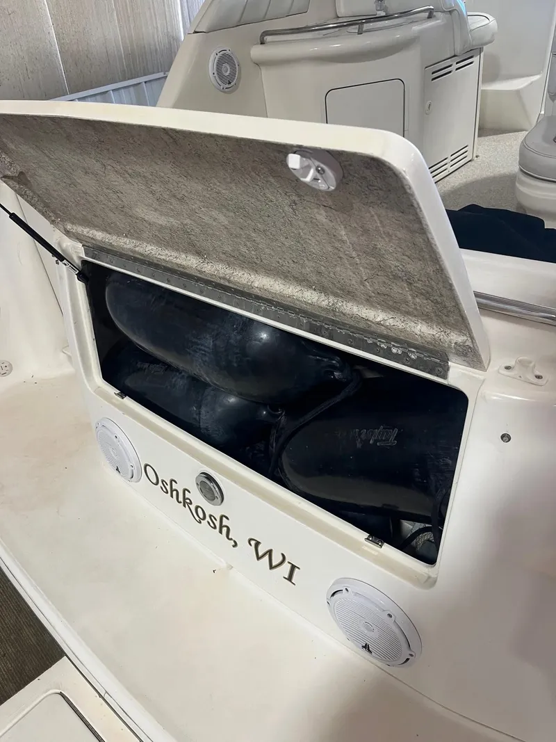 Slide: The Image of Sea Ray 330 Sundancer 1997 - 35