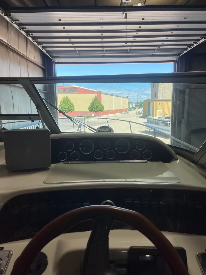 Slide: The Image of Sea Ray 330 Sundancer 1997 - 9