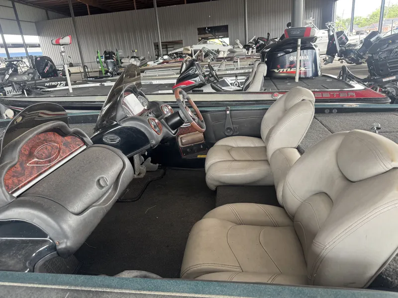 Slide: The Image of Triton Tr 20 2004 - 12