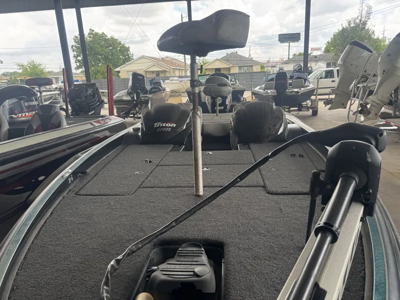 Slide: The Image of Triton Tr 20 2004 - 4