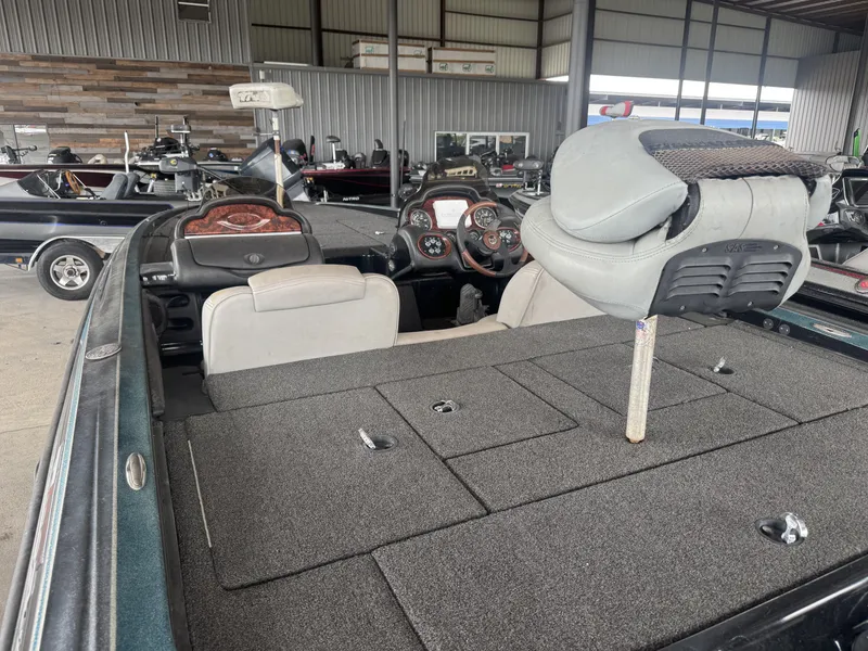 Slide: The Image of Triton Tr 20 2004 - 6