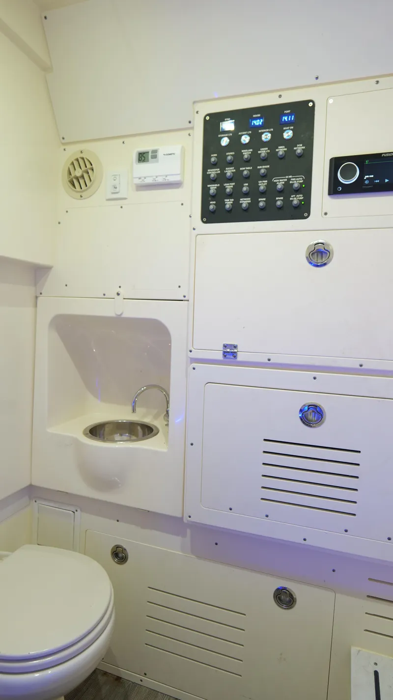 Slide: The Image of Scout 330 LXF 2022 - 50