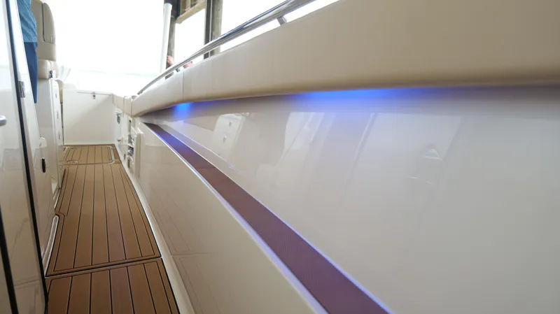 Slide: The Image of Scout 330 LXF 2022 - 56