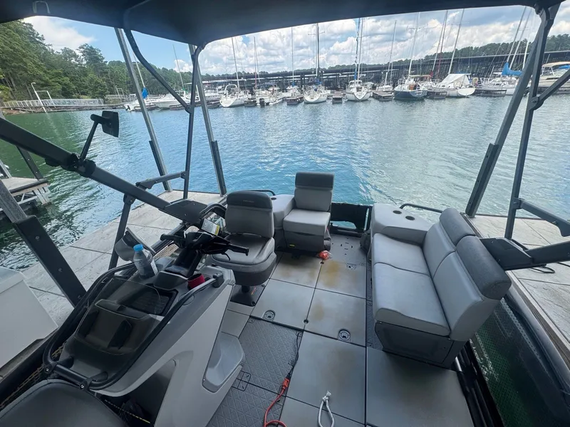 Slide: The Image of Sea-Doo Sport Compact IO 2023 - 5