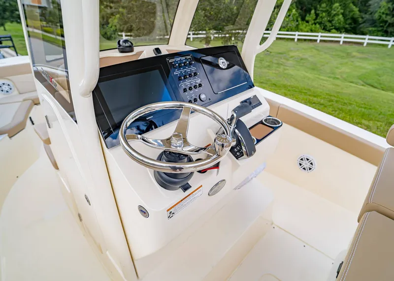 Slide: The Image of Scout 240 XSF 2026 - 18