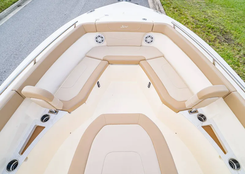 Slide: The Image of Scout 240 XSF 2026 - 24