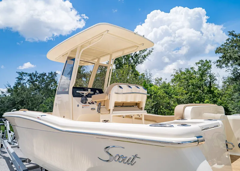 Slide: The Image of Scout 240 XSF 2026 - 6