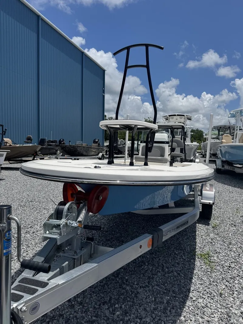 Slide: The Image of Spyder FX17 Flicker 2025 - 5