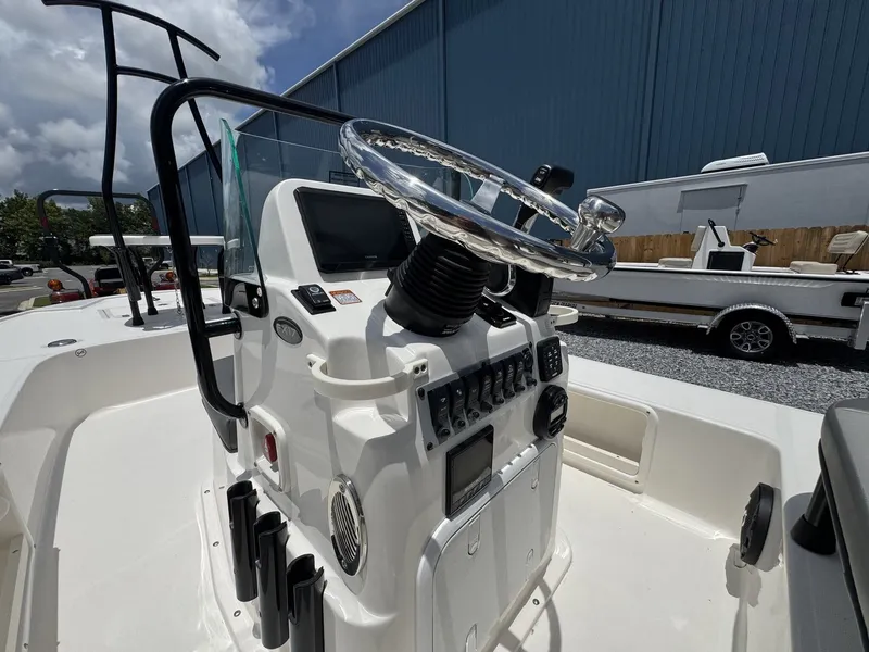 Slide: The Image of Spyder FX17 Flicker 2025 - 8