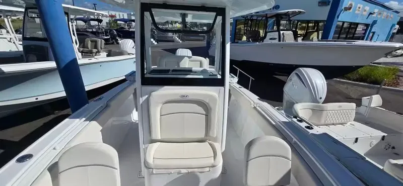 Slide: The Image of Sea Hunt Ultra 255 SE 2026 - 11