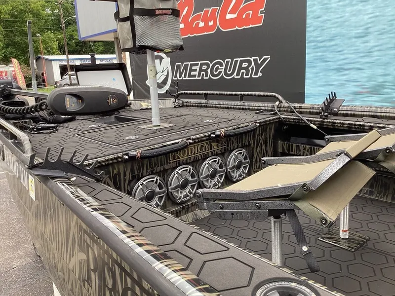 Slide: The Image of Prodigy 2070 Console - Center 2023 - 33