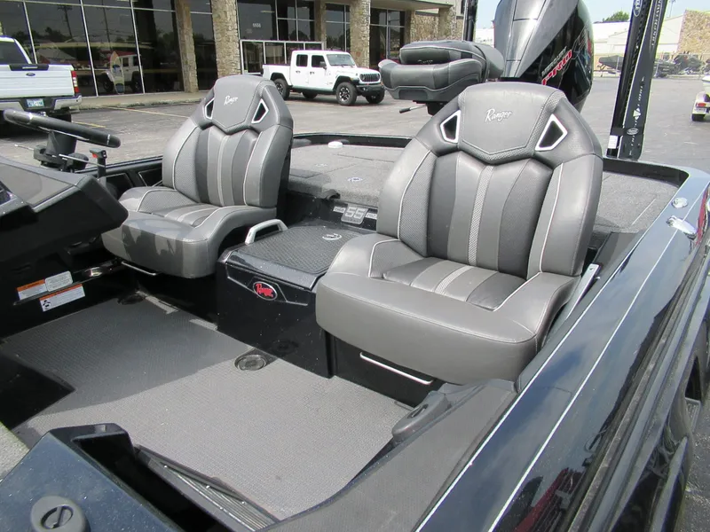 Slide: The Image of Ranger Boats Z 520R 2023 - 5