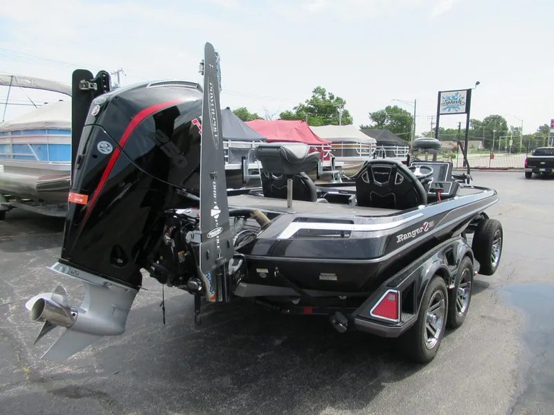 Slide: The Image of Ranger Boats Z 520R 2023 - 7