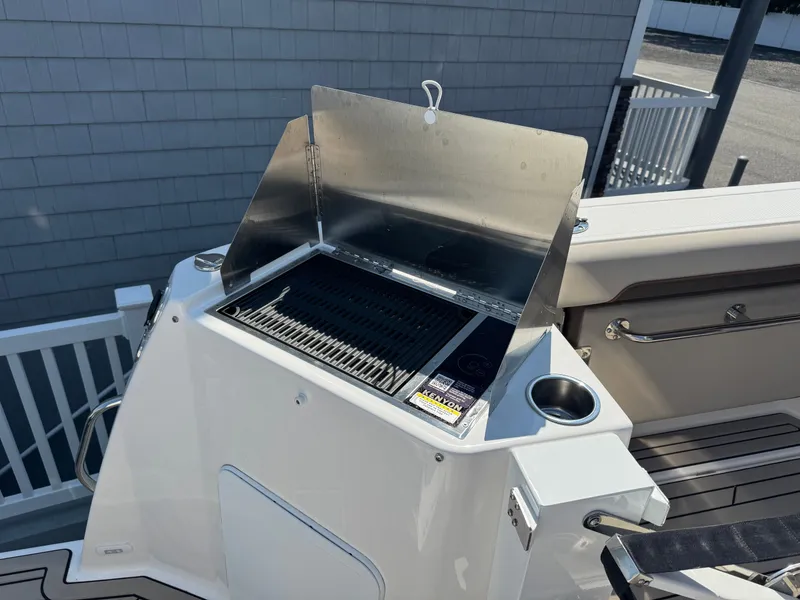 Slide: The Image of Cutwater C-288 Coupe 2026 - 15